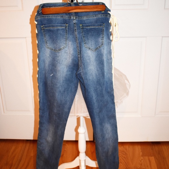 NWT - Hot & Delicious: "Lace-Up Denim Jeans" - Picture 2 of 2